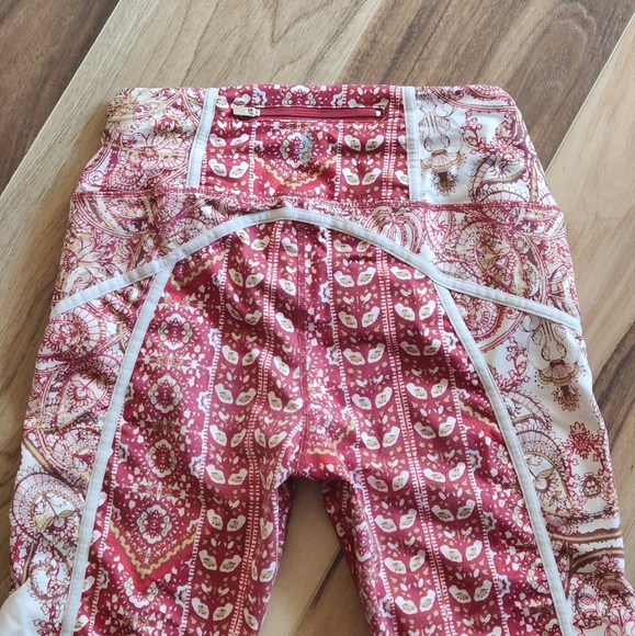 FP Movement workout set L You're a Peach legging & Synergy bra red print - Picture 14 of 16